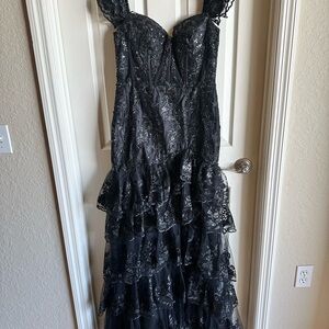 Elegant/Formal Black Lace Evening Gown